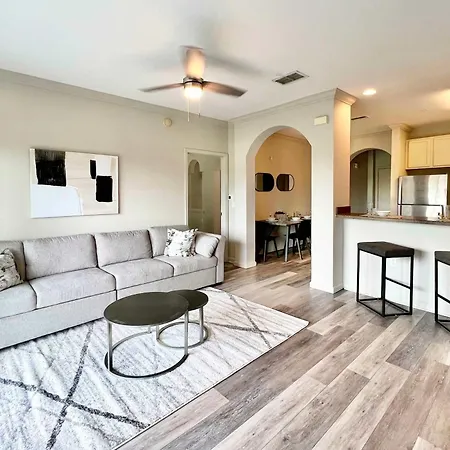 3Br Condo - Near Disney Balcony Pool Hot Tub